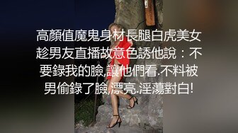 小青年组队在酒吧叫个出台美女小姐到网吧包厢内玩3P妹子非常骚很配合暴力深喉干呕放到电脑桌上肏口爆淫荡对白