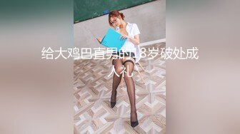 极品尤物颜值美女！干净无毛粉嫩小穴！怼在镜头前掰开，震动棒磨蹭流白浆，表情很享受