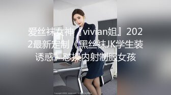 蹲了一下午终于来了一个短发长裙美少妇