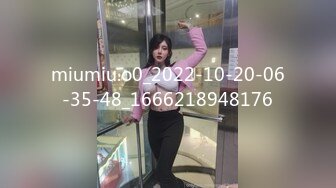 TWTP 小吃店女厕耐心蹲守多位美女嘘嘘不拍到她们的鲍鱼不走 (1)