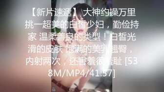 年轻小妹的取精之路，全程露脸跟小哥哥们激情大秀