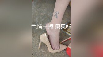 哺乳期少妇露脸粉嫩骚逼特写展示给狼友看，情趣漏奶装挤奶水给狼友喝，奶水挤在鸡巴上口交，无套抽插内射