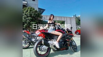 巨乳蜜桃妹穿着暴露水果市场勾引卖水果的摊贩问他想不想吃蜜桃然后开房快活