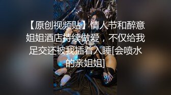 【家庭摄像头破解】骨感美女待客厅看电视，竟然给看哭啦，眼泪哗哗地流，还和狗狗亲嘴!