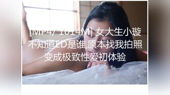 哺乳期短发风骚美少妇，两个大奶子涨奶